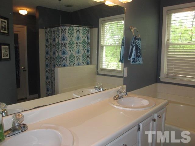 4908 Royal Adelaide Way Raleigh, NC 27604 - Photo 12 of 24 Gallery Image 12