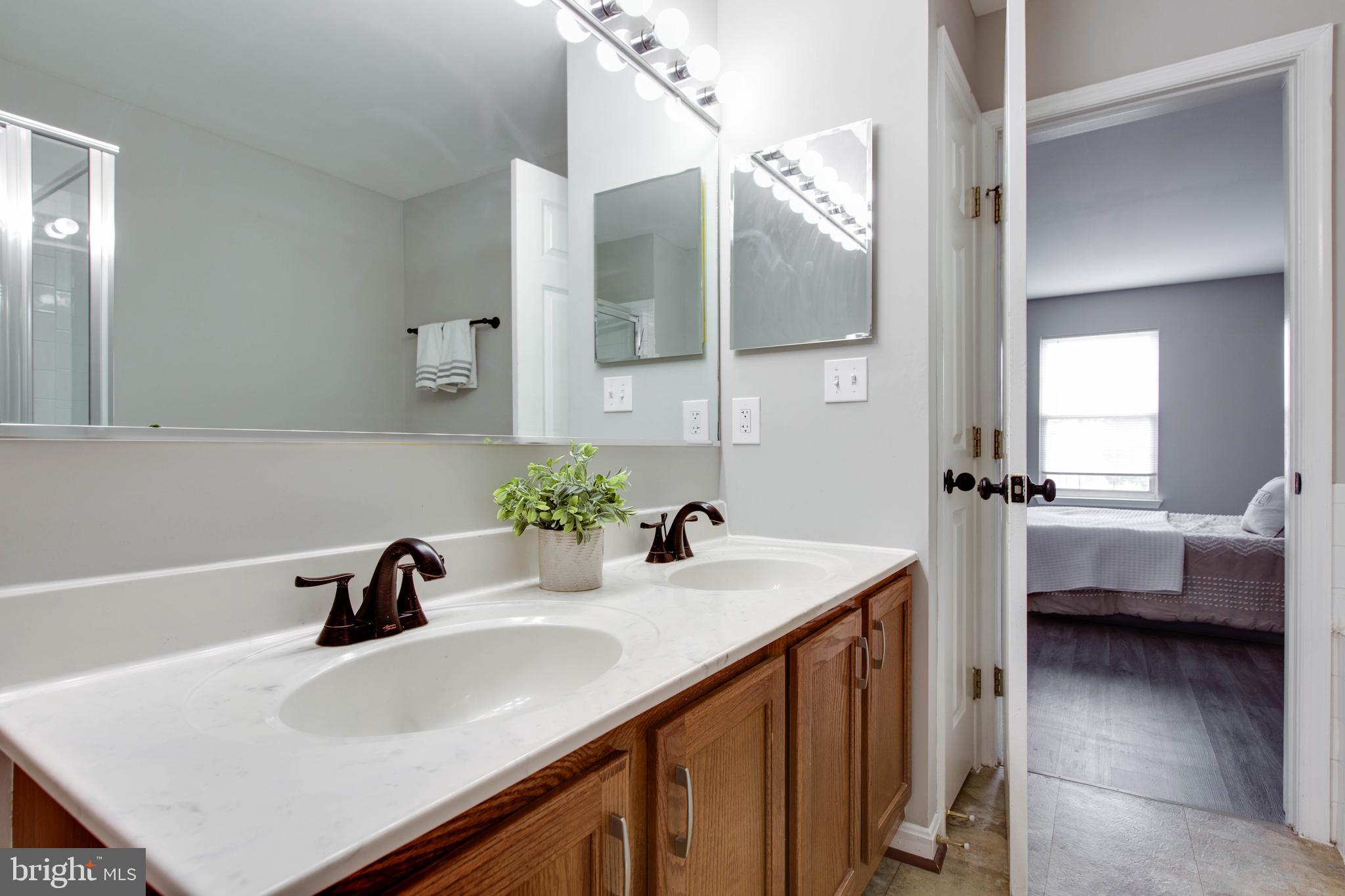 306 Roff Point Drive Odenton, MD 21113 - Photo 25 of 27 Primary Bathroom