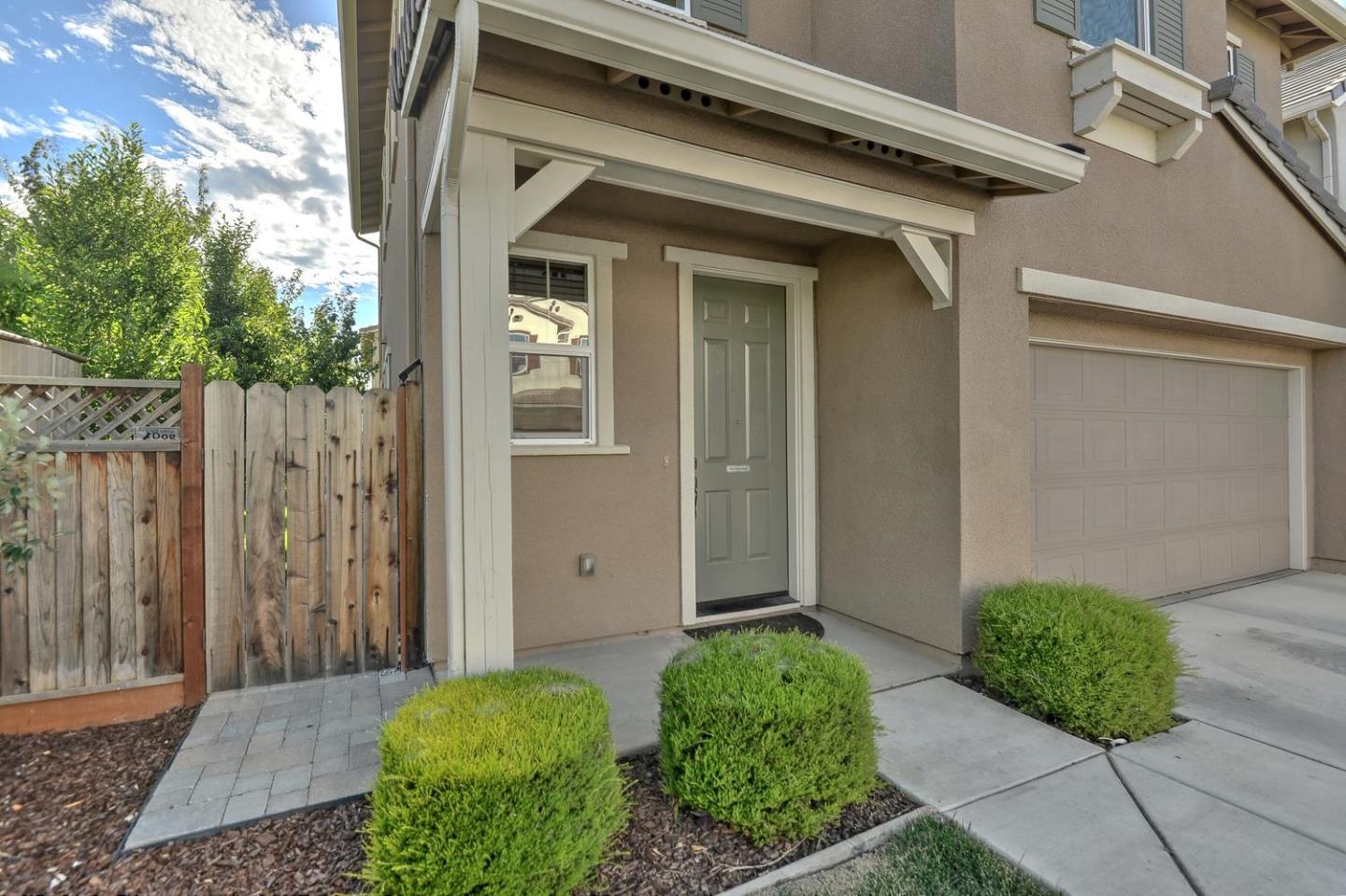 250 Robin Place Gilroy, CA 95020 - Photo 2 of 19