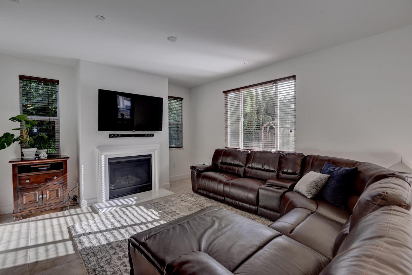 250 Robin Place Gilroy, CA 95020 - Photo 5 of 19