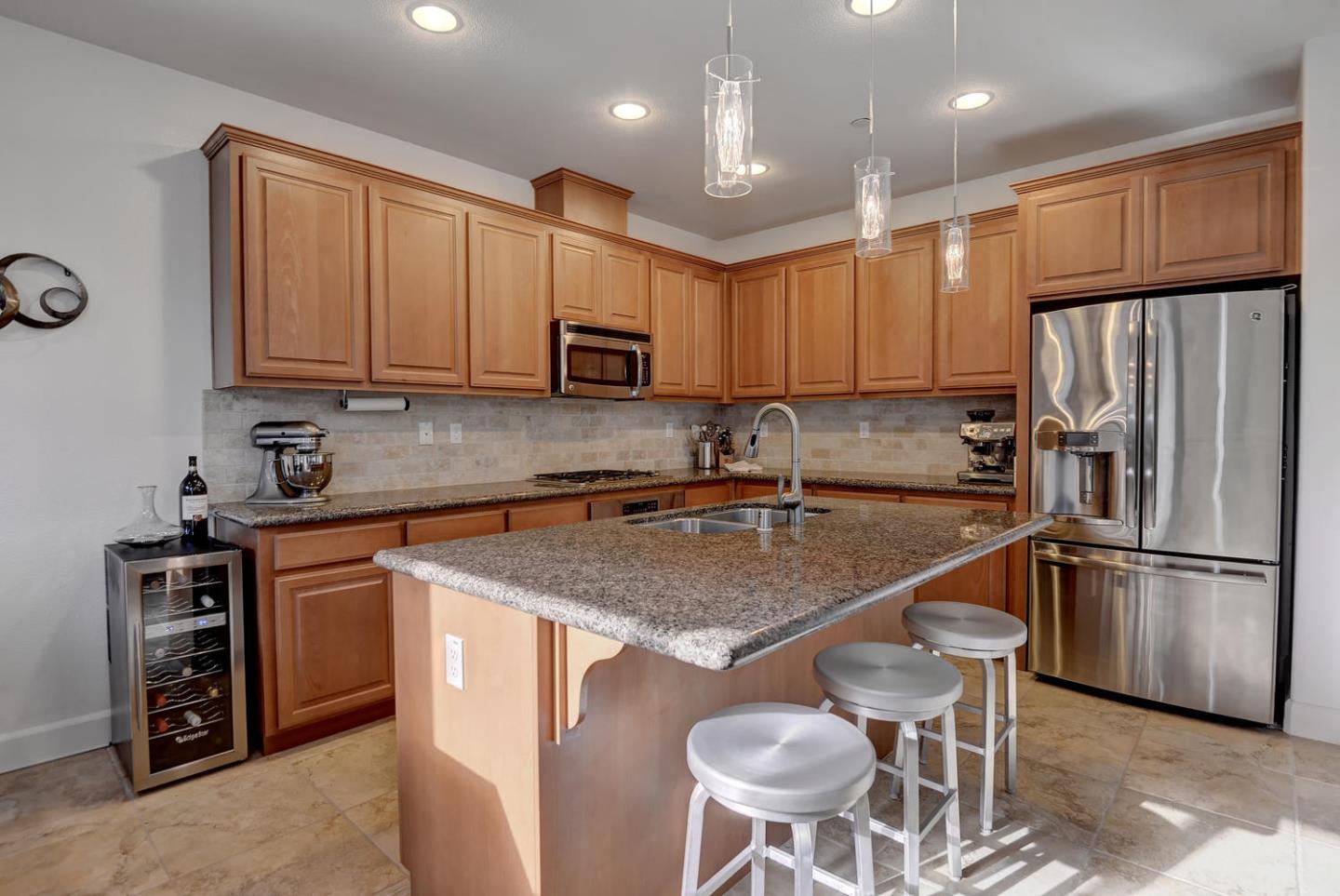 250 Robin Place Gilroy, CA 95020 - Photo 6 of 19