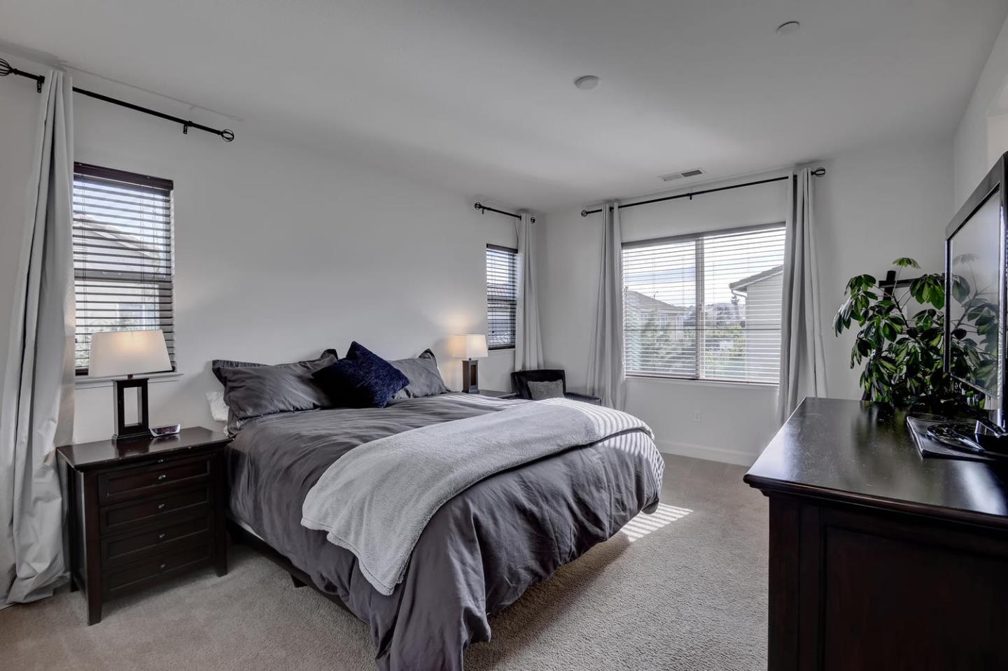 250 Robin Place Gilroy, CA 95020 - Photo 9 of 19