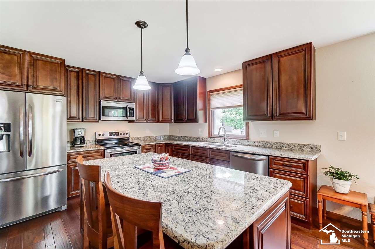 2861 Floyd Road Lambertville, MI 48144 - Photo 18 of 36 50077156-17.JPG