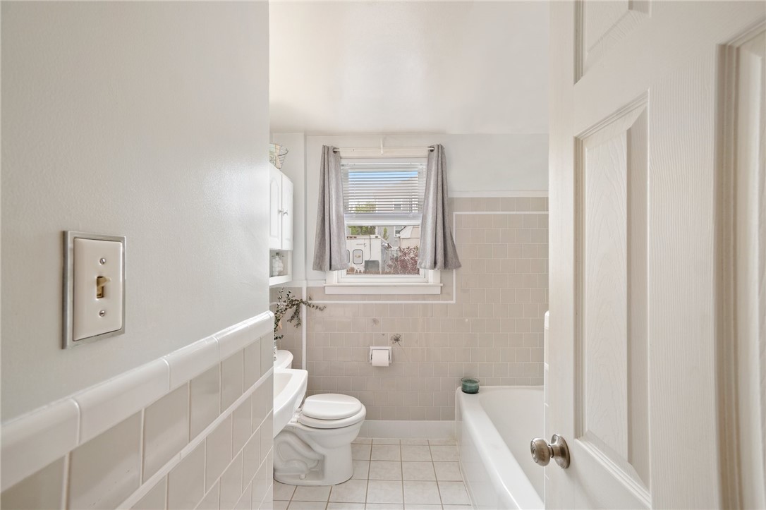 58 Prentice Avenue Pawtucket, RI 02860 - Photo 11 of 28 Gallery Image 11