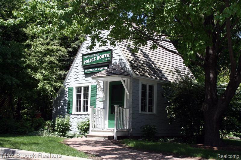 3 Amherst Road Pleasant Ridge, MI 48069 - Photo 23 of 24 PR Historical Museum