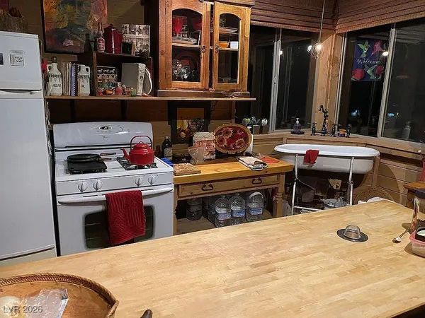 $325,000 | 1360 Wild Horse Run, Dyer, NV 89010