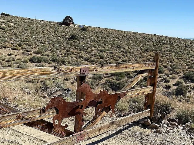 $325,000 | 1360 Wild Horse Run, Dyer, NV 89010