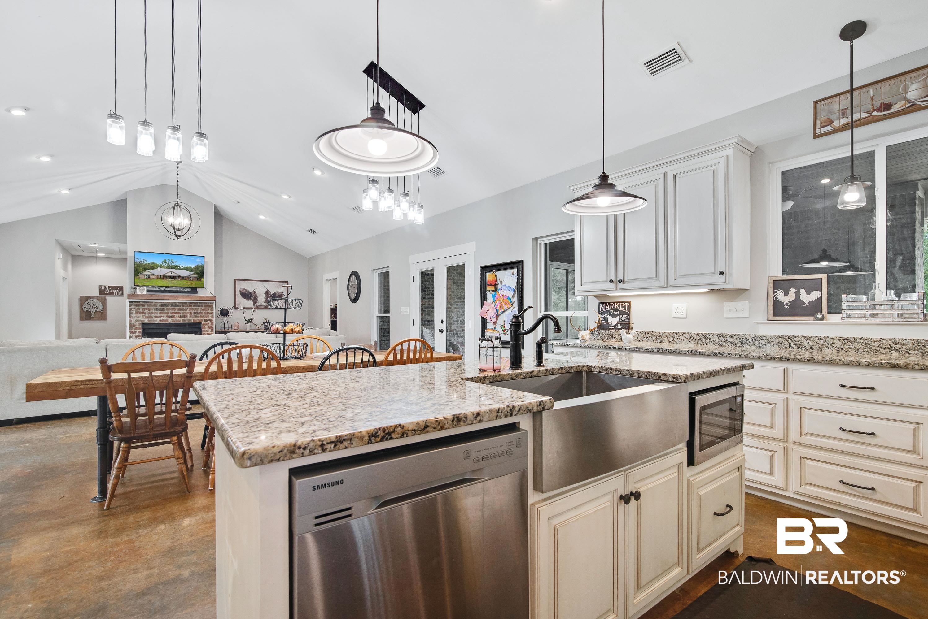 32158 A Buzbee Road Daphne, AL 36527 - Photo 3 of 40 Kitchen