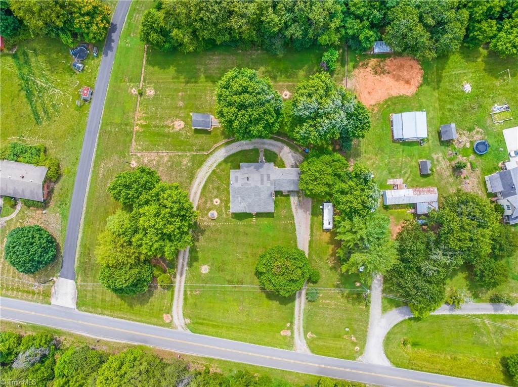 304 Armstrong Road Pilot Mountain, NC 27041 - Photo 35 of 42