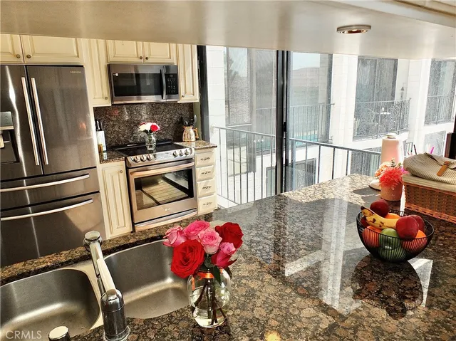 $859,000 | 2601 East Ocean Boulevard, Unit 205, Long Beach, CA 90803