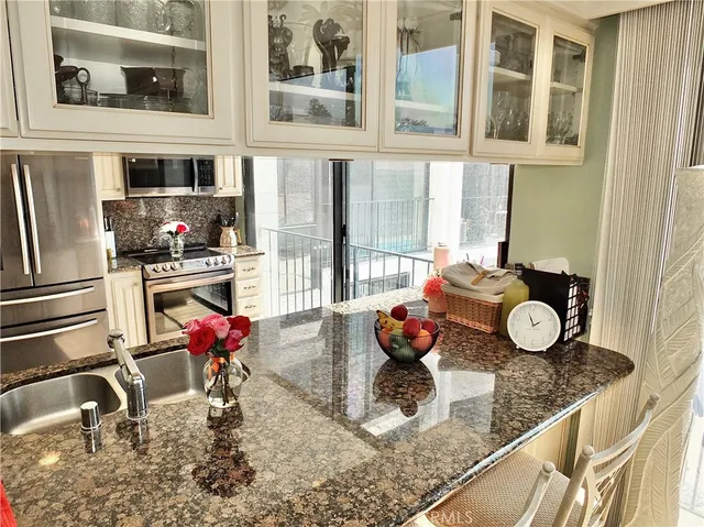 $859,000 | 2601 East Ocean Boulevard, Unit 205, Long Beach, CA 90803