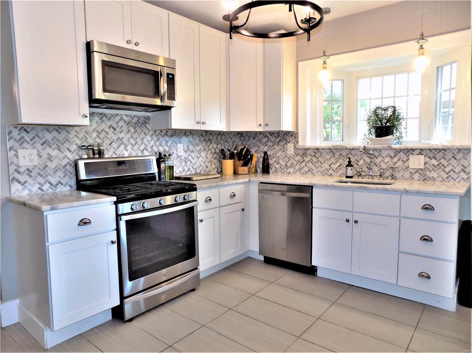801 South Berry Road St. Louis, MO 63122 - Photo 3 of 50 Gallery Image 3