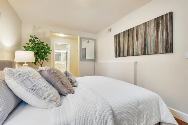 $995,000 | 964 61st Street, Oakland, CA 94608