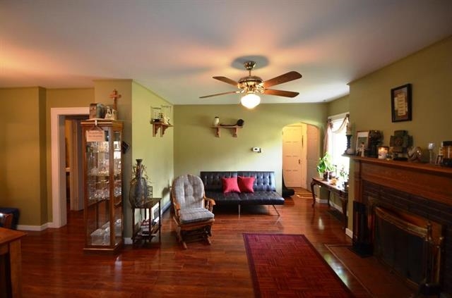 928 Nuttman Avenue Decatur, IN 46733 - Photo 3 of 19 Gallery Image 3