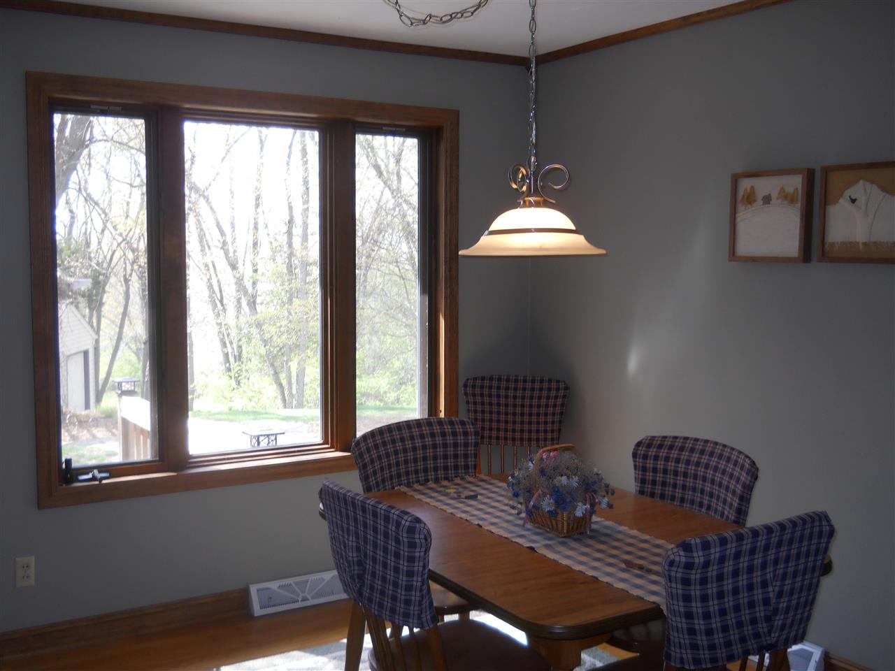 14136 Pleasant Valley Road South Beloit, IL 61080 - Photo 4 of 25 Gallery Image 4