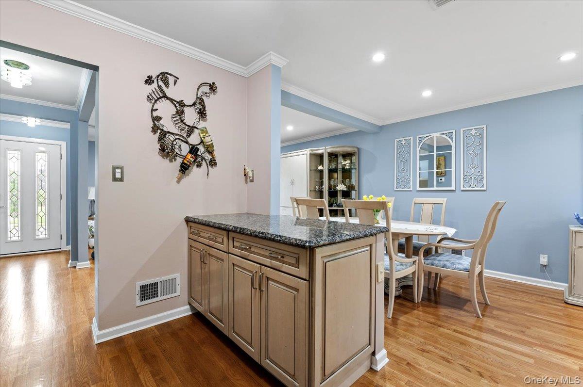 10 Peter Road Hicksville, NY 11801 - Photo 14 of 36