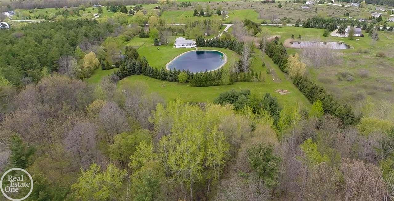 6595 Comstock Road Jeddo, MI 48032 - Photo 7 of 56 31288901-6.JPG