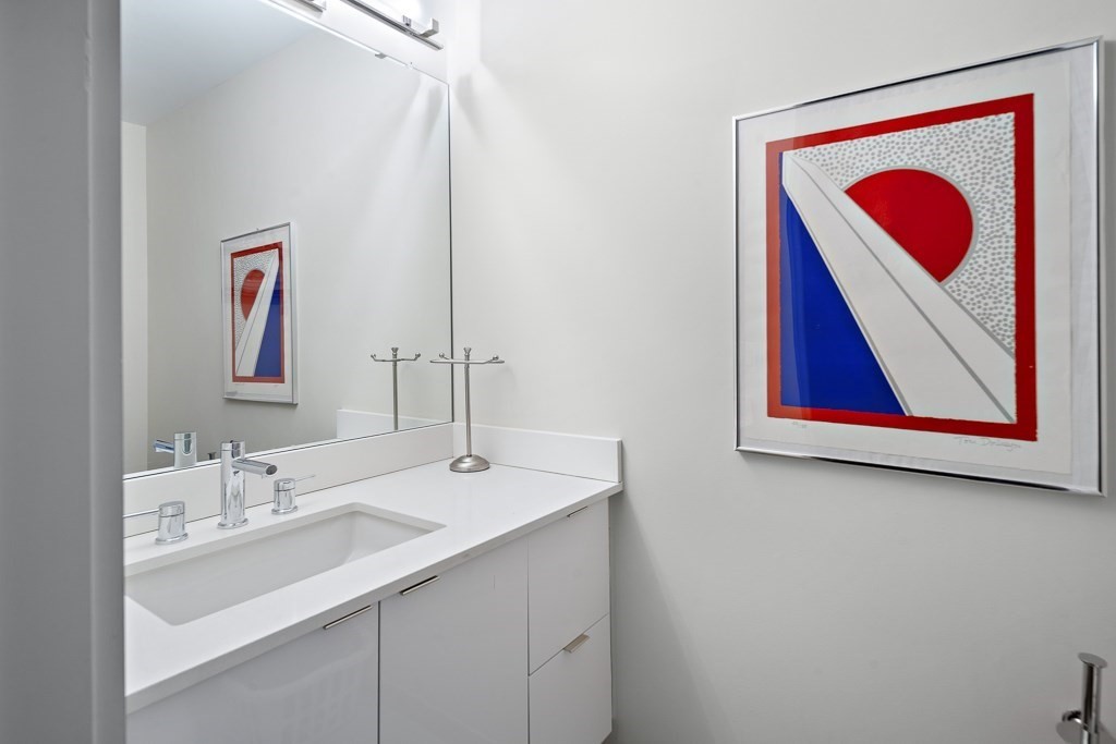 121 Portland Street, Unit 902 Boston, MA 02114 - Photo 14 of 18