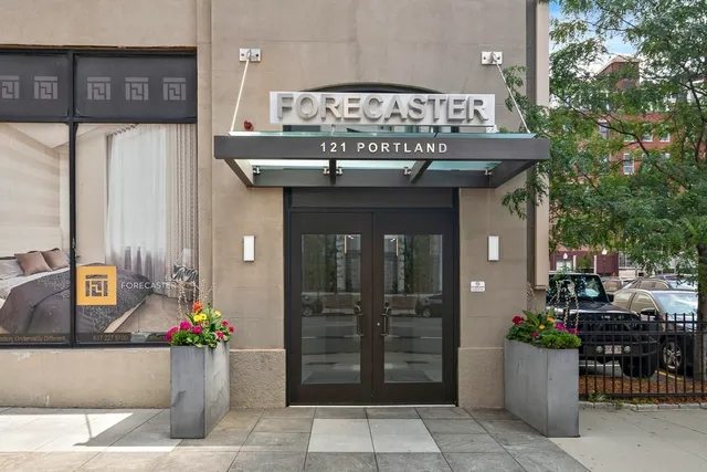 $1,194,000 | 121 Portland Street, Unit 902, Boston, MA 02114