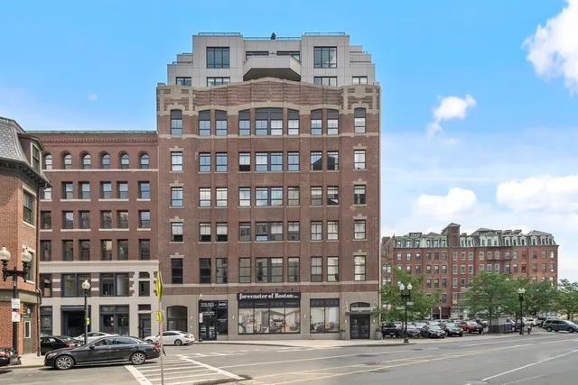 $1,194,000 | 121 Portland Street, Unit 902, Boston, MA 02114