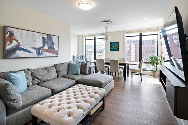 $1,194,000 | 121 Portland Street, Unit 902, Boston, MA 02114