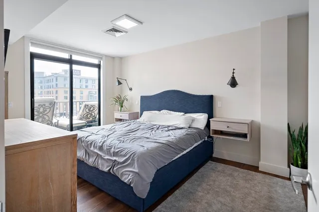 $1,194,000 | 121 Portland Street, Unit 902, Boston, MA 02114