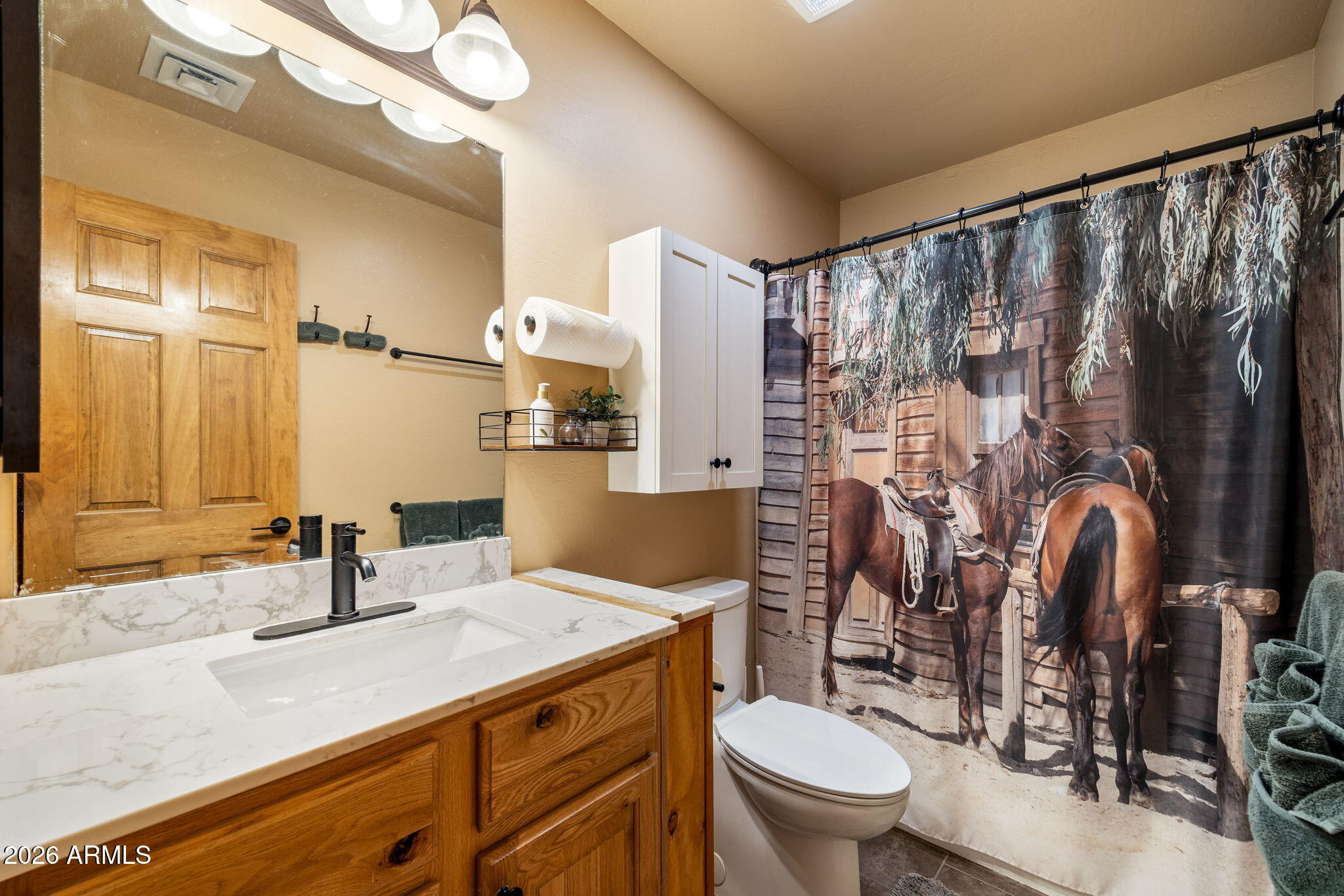 2336 Buffalo Loop Overgaard, AZ 85933 - Photo 7 of 41 HALL BATH