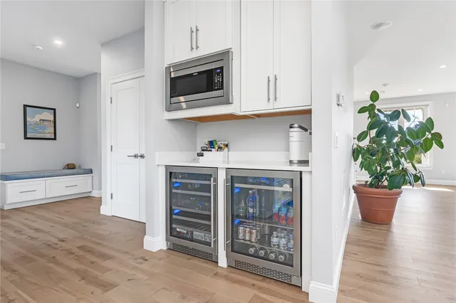 $6,490,000 | 1046 Ocean Road, Narragansett, RI 02882