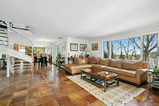 $1,699,000 | 40 Idle Day Drive, Centerport, NY 11721