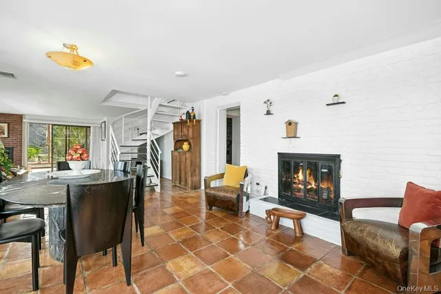 $1,699,000 | 40 Idle Day Drive, Centerport, NY 11721