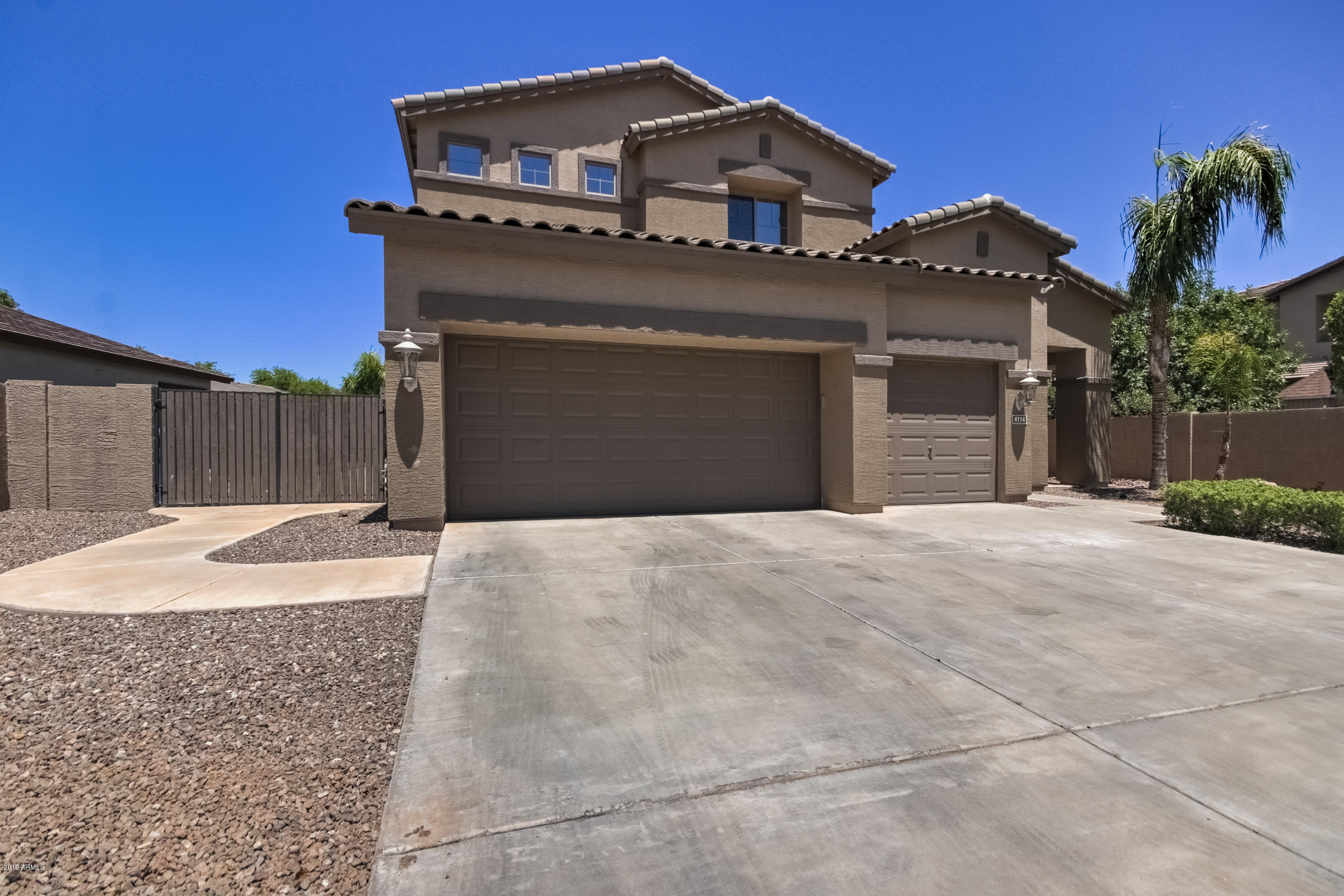 4114 East Reins Road Gilbert, AZ 85297 - Photo 3 of 78 4114 E Reins Rd-6