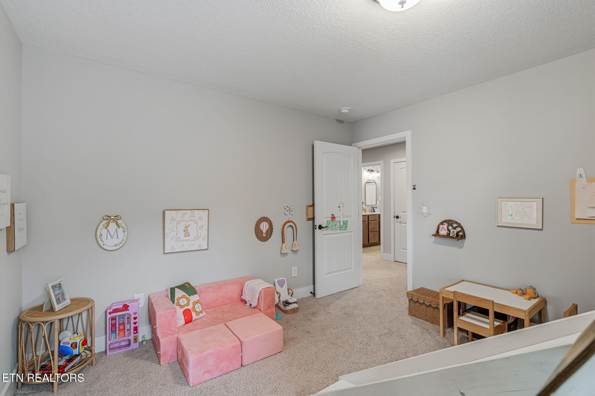 211 Queenberry Street Oak Ridge, TN 37830 - Photo 31 of 58 32-web-or-mls-211 Queenberry Street-27