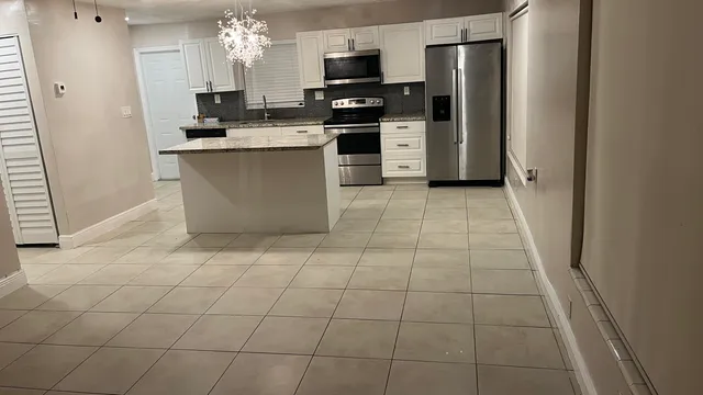 $3,500 | 2001 Northeast 2nd Terrace, Pompano Beach, FL 33060