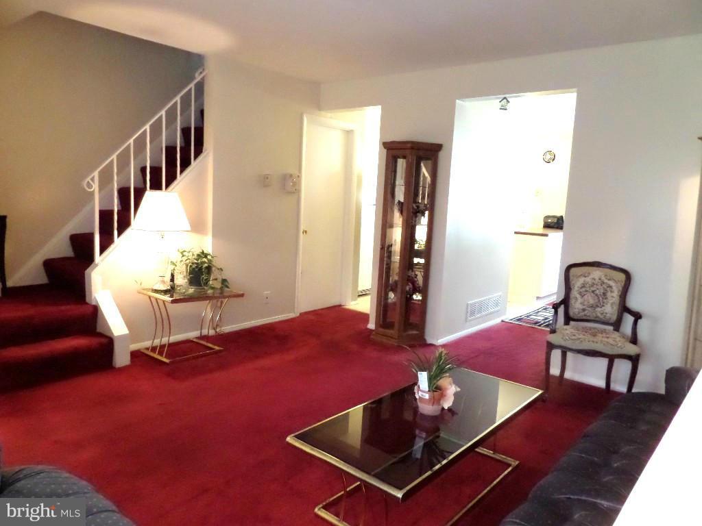 4289 Labyrinth Road Baltimore, MD 21215 - Photo 3 of 27 Living Room