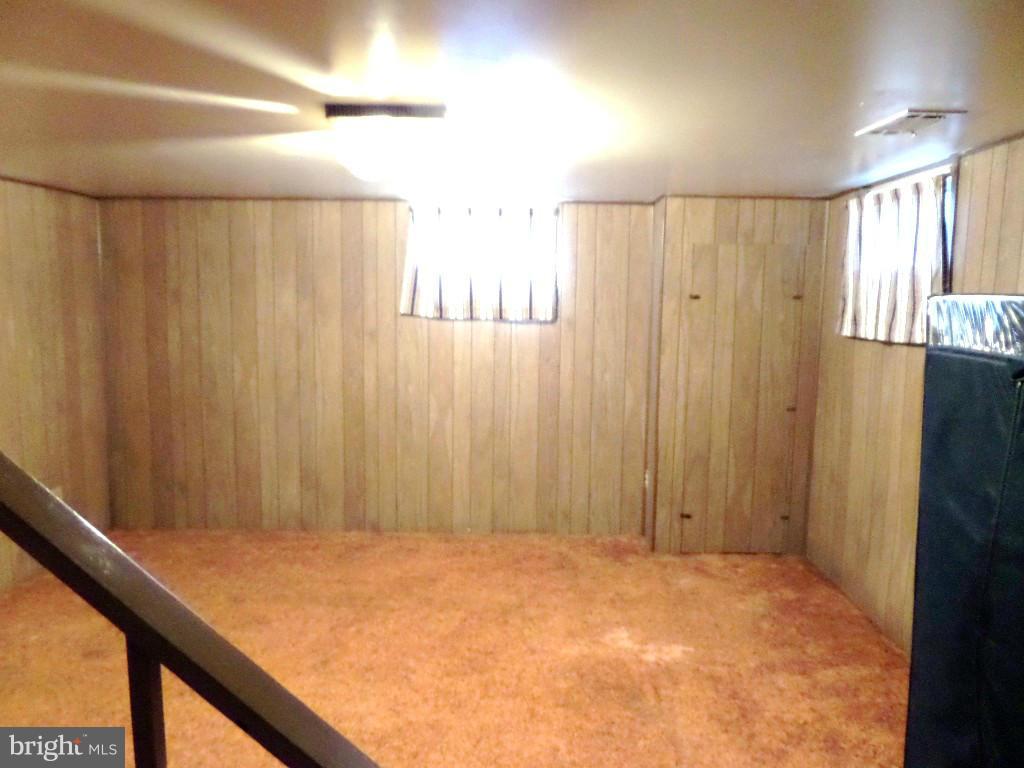 4289 Labyrinth Road Baltimore, MD 21215 - Photo 22 of 27 Family Room