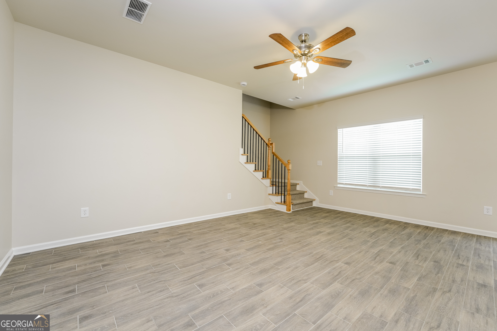 5907 Grande River Road Atlanta, GA 30349 - Photo 4 of 17