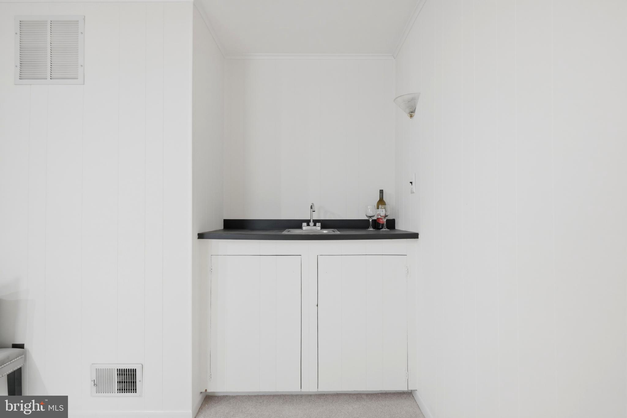 7211 Ashview Drive Springfield, VA 22153 - Photo 37 of 74 Wet Bar