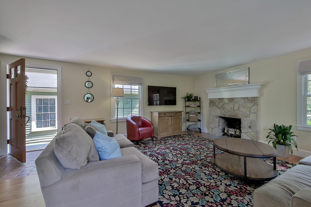 69 Wilson Road Bedford, MA 01730 - Photo 10 of 30 Gallery Image 10