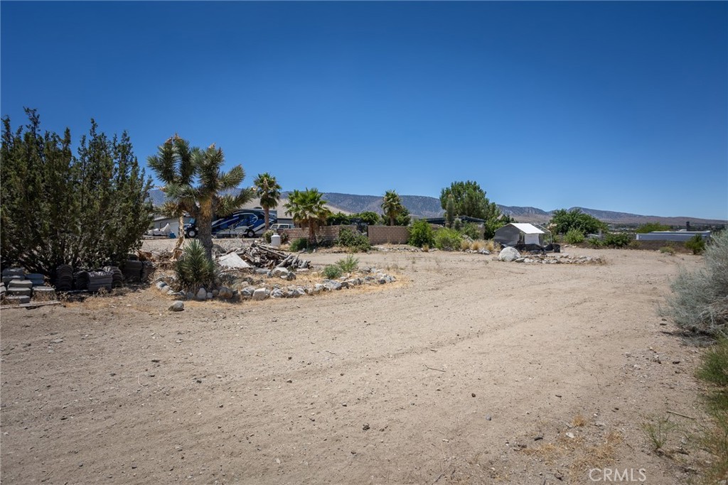 1220 Smoke Tree Road Pinon Hills, CA 92372 - Photo 36 of 46 Yard