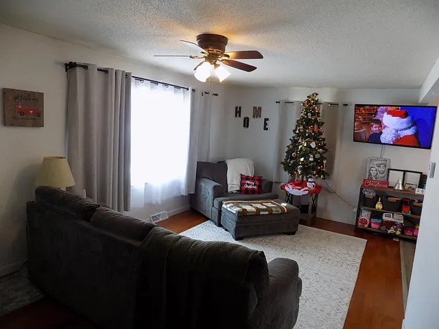 $214,999 | 631 10th Street, Lafayette, MN 56054