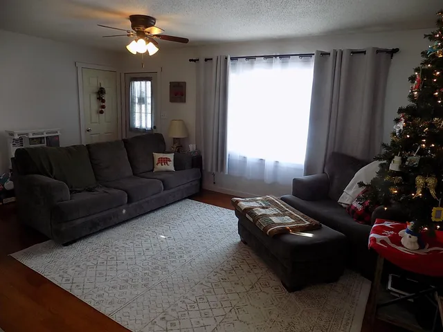 $214,999 | 631 10th Street, Lafayette, MN 56054