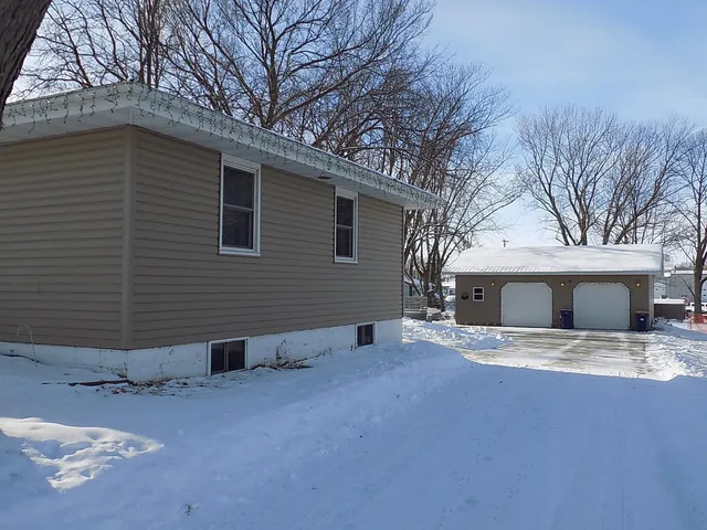 $214,999 | 631 10th Street, Lafayette, MN 56054