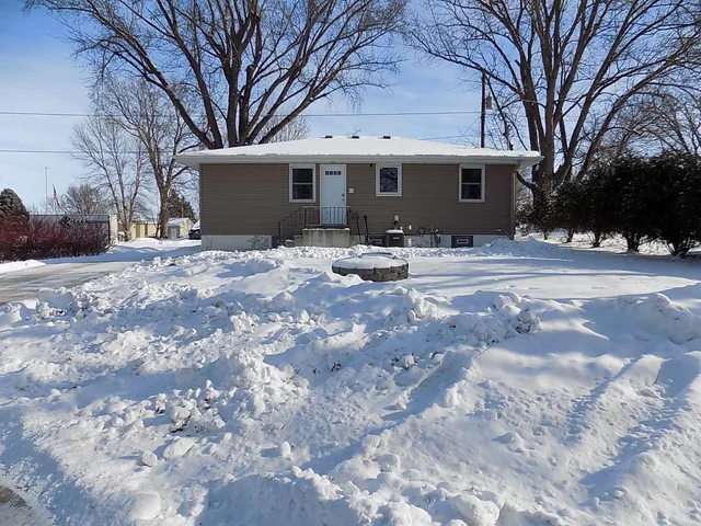 $214,999 | 631 10th Street, Lafayette, MN 56054