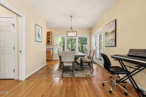 $528,000 | 911 North Columbia Street, Chapel Hill, NC 27516