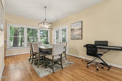 $528,000 | 911 North Columbia Street, Chapel Hill, NC 27516