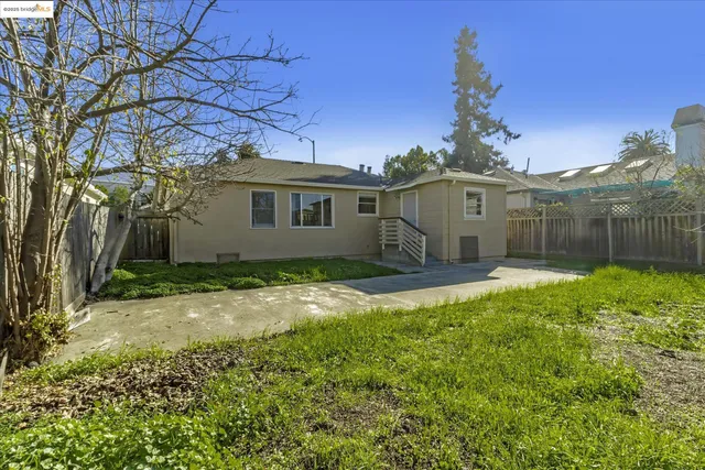 $990,000 | 827 Chestnut Street, Redwood City, CA 94063