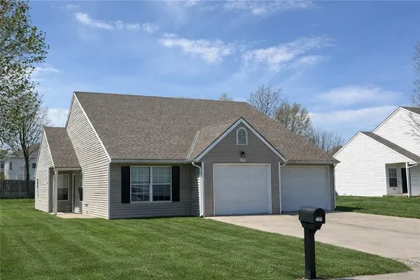 $295,000 | 1101 Carriage Lane, Cameron, MO 64429