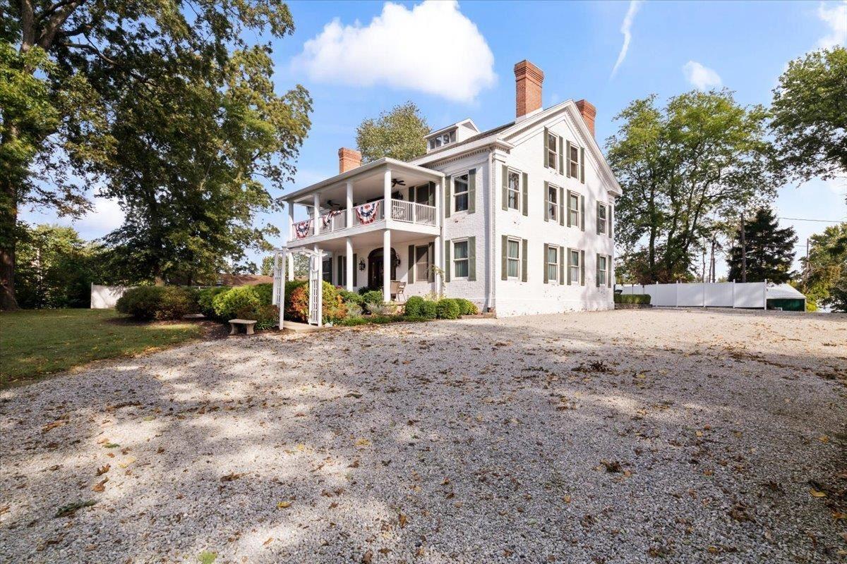 917 Mill Street Mount Vernon, IN 47620 - Photo 2 of 36