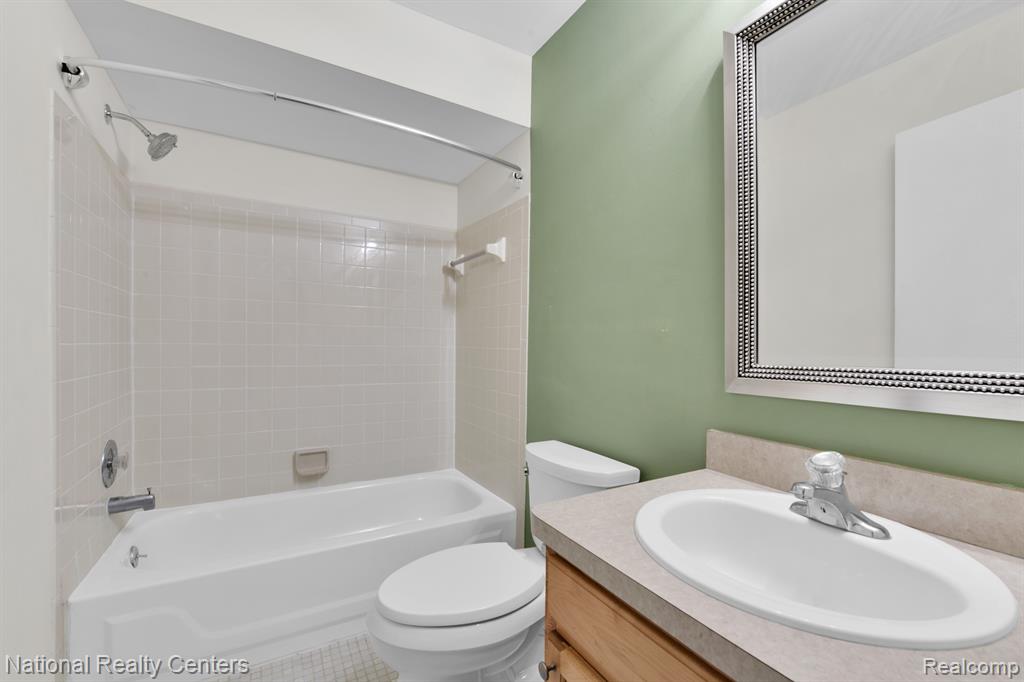 1613 O'Neil Circle Rochester Hills, MI 48307 - Photo 10 of 29