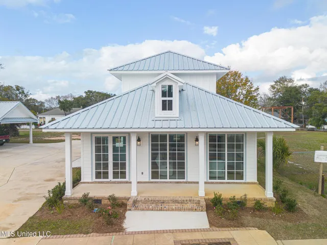 $435,000 | 546 Howard Avenue, Unit 2, Biloxi, MS 39530
